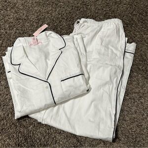 Victoria’s Secret sleep set